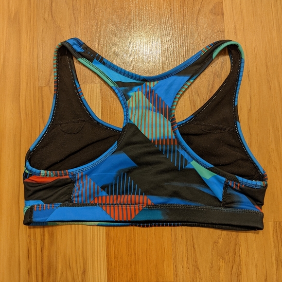 3/25 Geometric Sports Bra - Picture 3 of 4